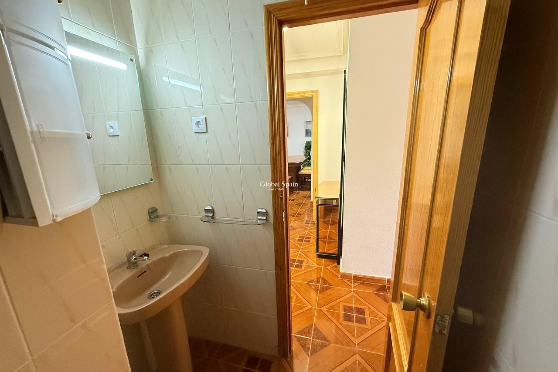 Resale - APARTMENT -
ORIHUELA COSTA - Punta Prima