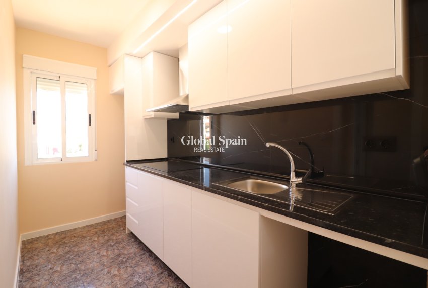 Resale - APARTMENT -
Orihuela Costa - Punta Prima
