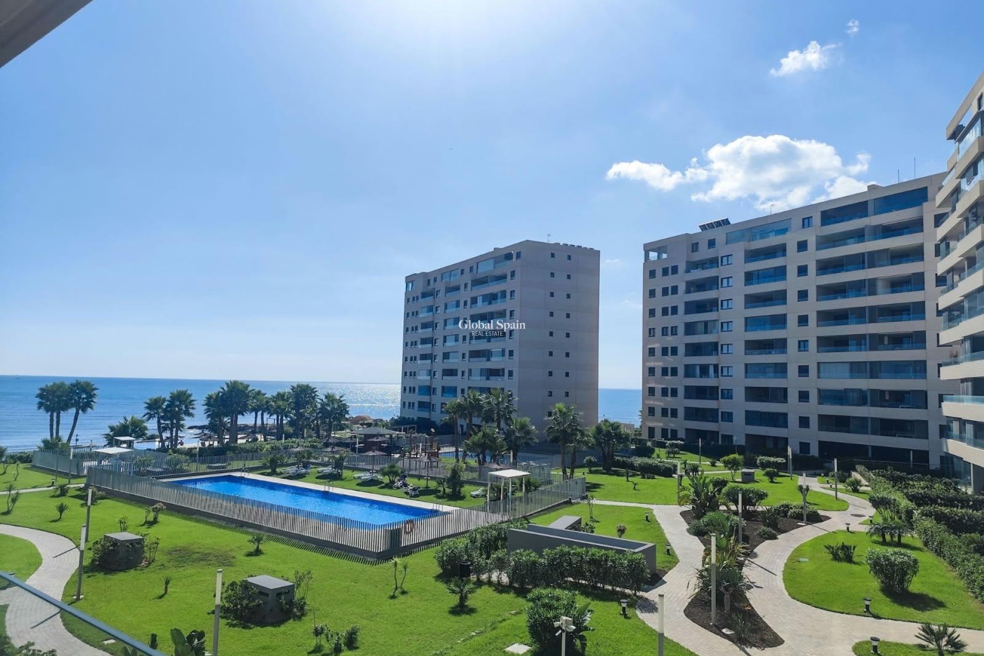 Resale - APARTMENT -
ORIHUELA COSTA - Punta Prima