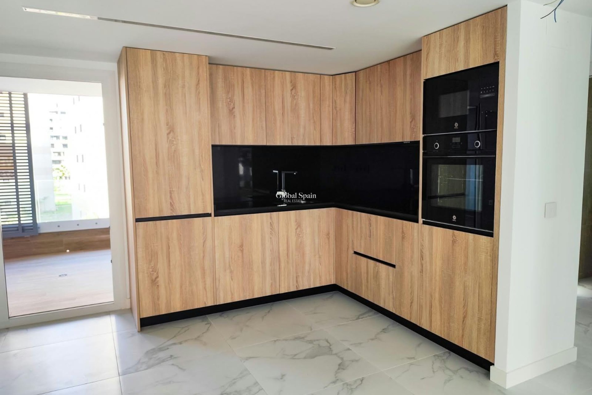 Resale - APARTMENT -
ORIHUELA COSTA - Punta Prima
