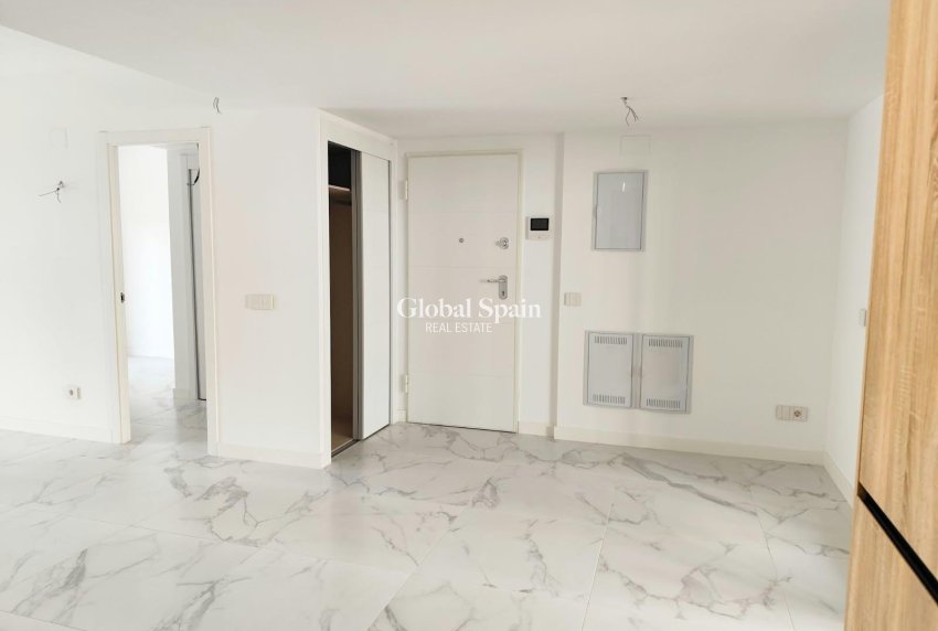 Resale - APARTMENT -
ORIHUELA COSTA - Punta Prima