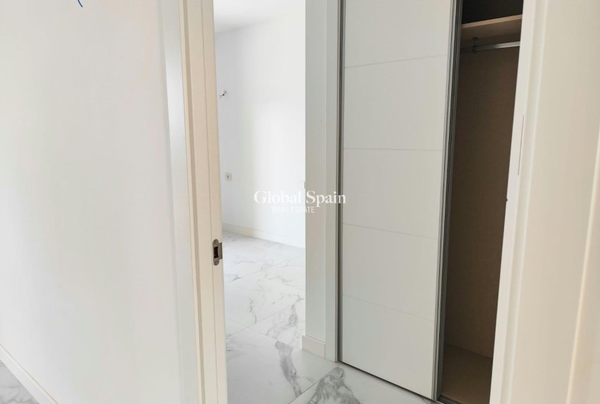 Resale - APARTMENT -
ORIHUELA COSTA - Punta Prima