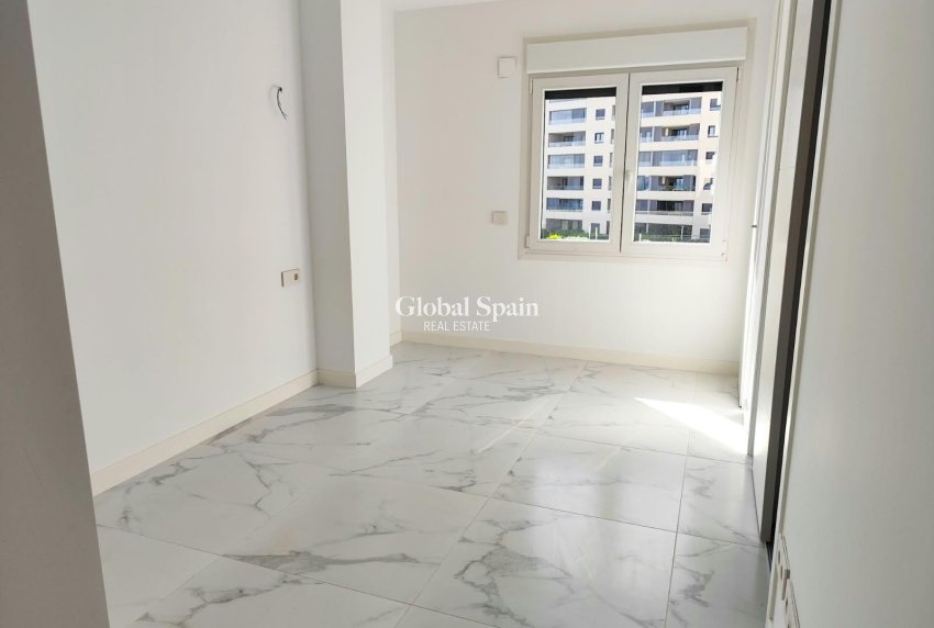 Resale - APARTMENT -
ORIHUELA COSTA - Punta Prima