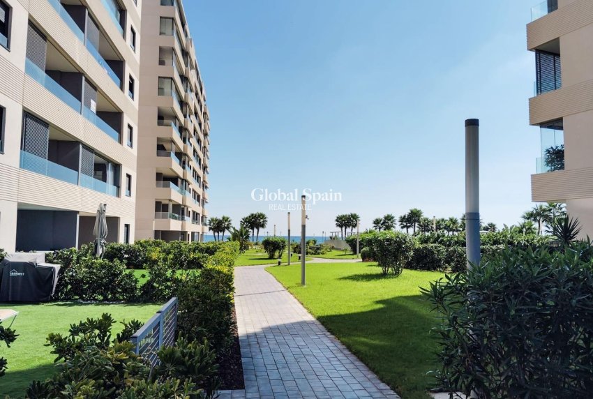 Resale - APARTMENT -
ORIHUELA COSTA - Punta Prima