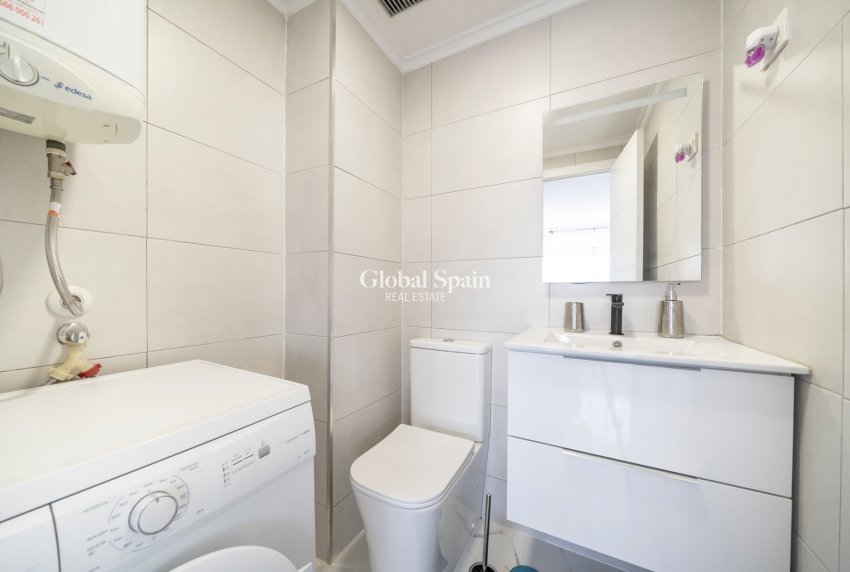 Resale - Apartment -
ORIHUELA COSTA - Punta Prima