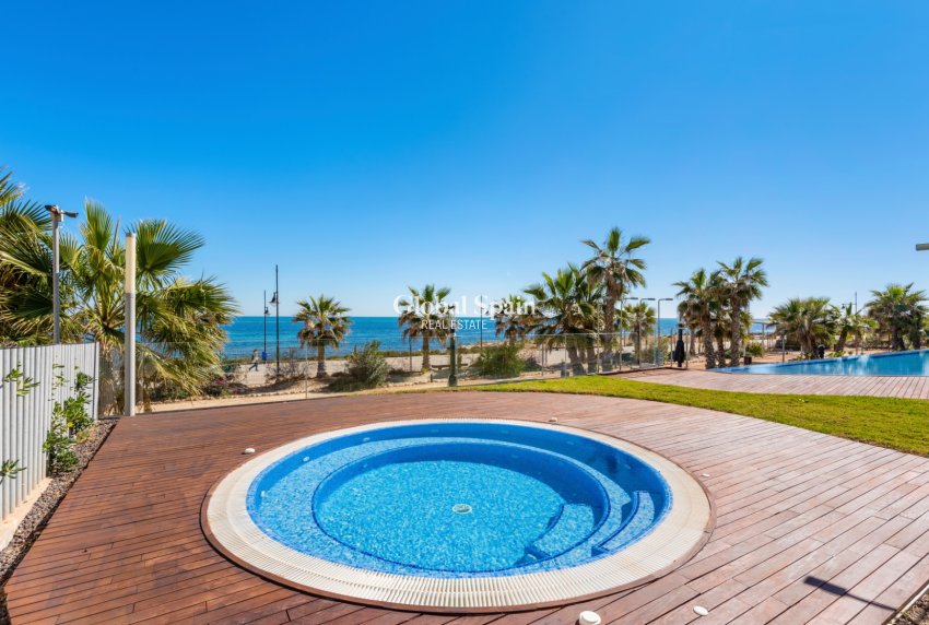 Resale - Apartment -
ORIHUELA COSTA - Punta Prima