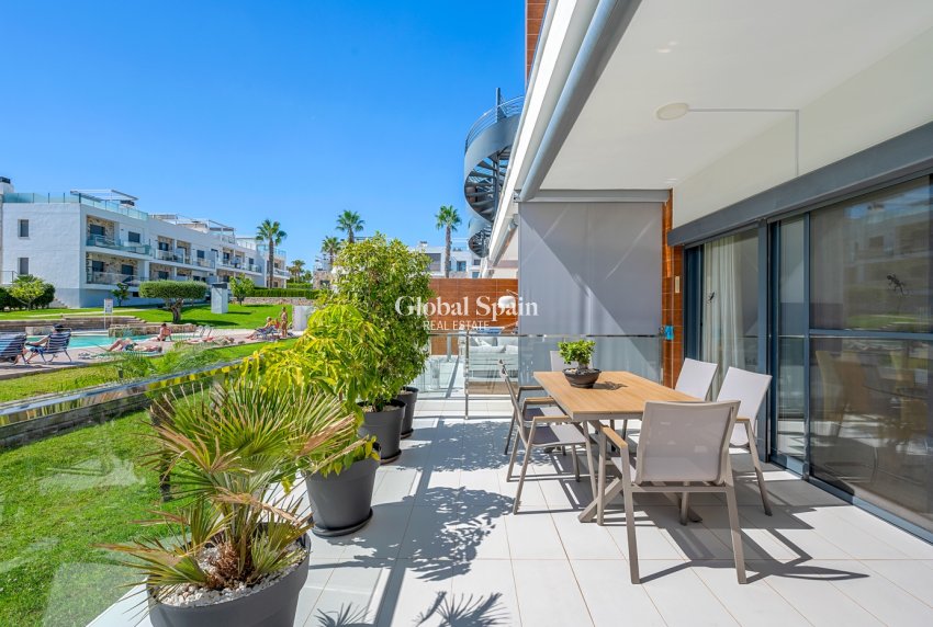 Resale - Apartment -
ORIHUELA COSTA - Punta Prima
