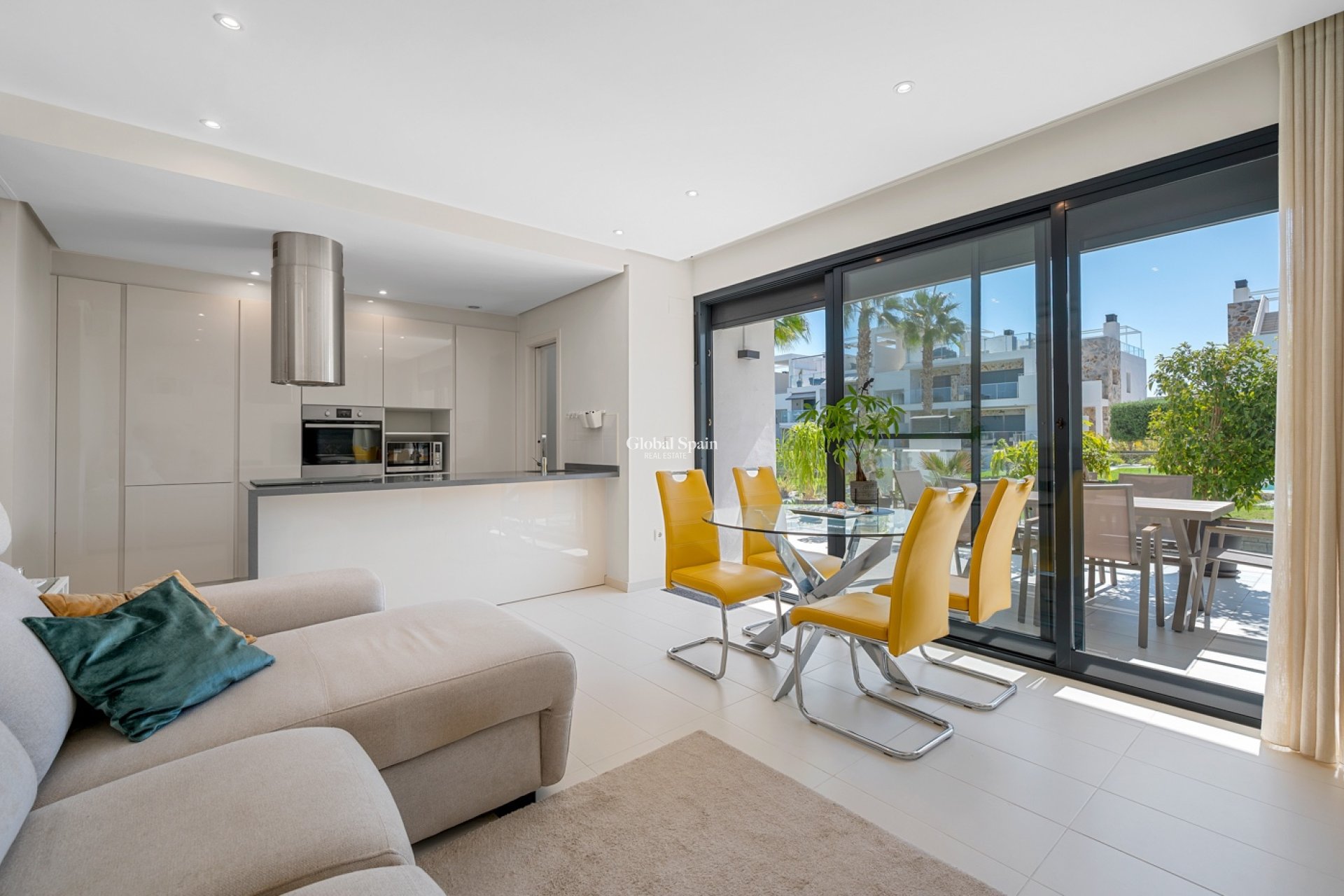 Resale - Apartment -
ORIHUELA COSTA - Punta Prima