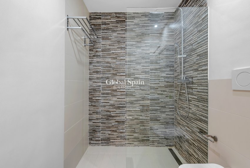 Resale - Apartment -
ORIHUELA COSTA - Punta Prima