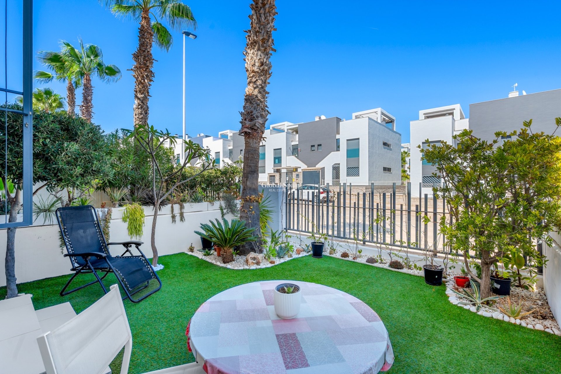 Resale - Apartment -
ORIHUELA COSTA - Punta Prima