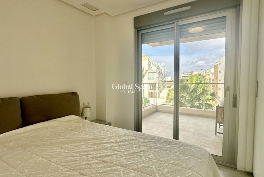 Resale - Apartment -
ORIHUELA COSTA - VILLAMARTÍN