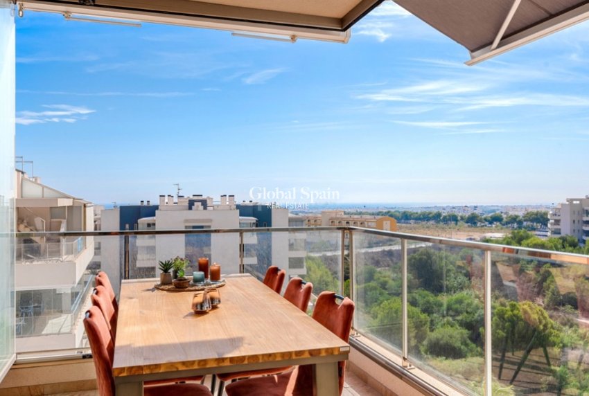 Resale - Apartment -
ORIHUELA COSTA - VILLAMARTÍN