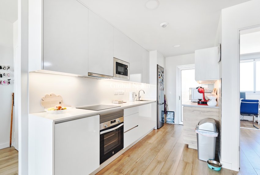 Resale - Apartment -
ORIHUELA COSTA - VILLAMARTÍN