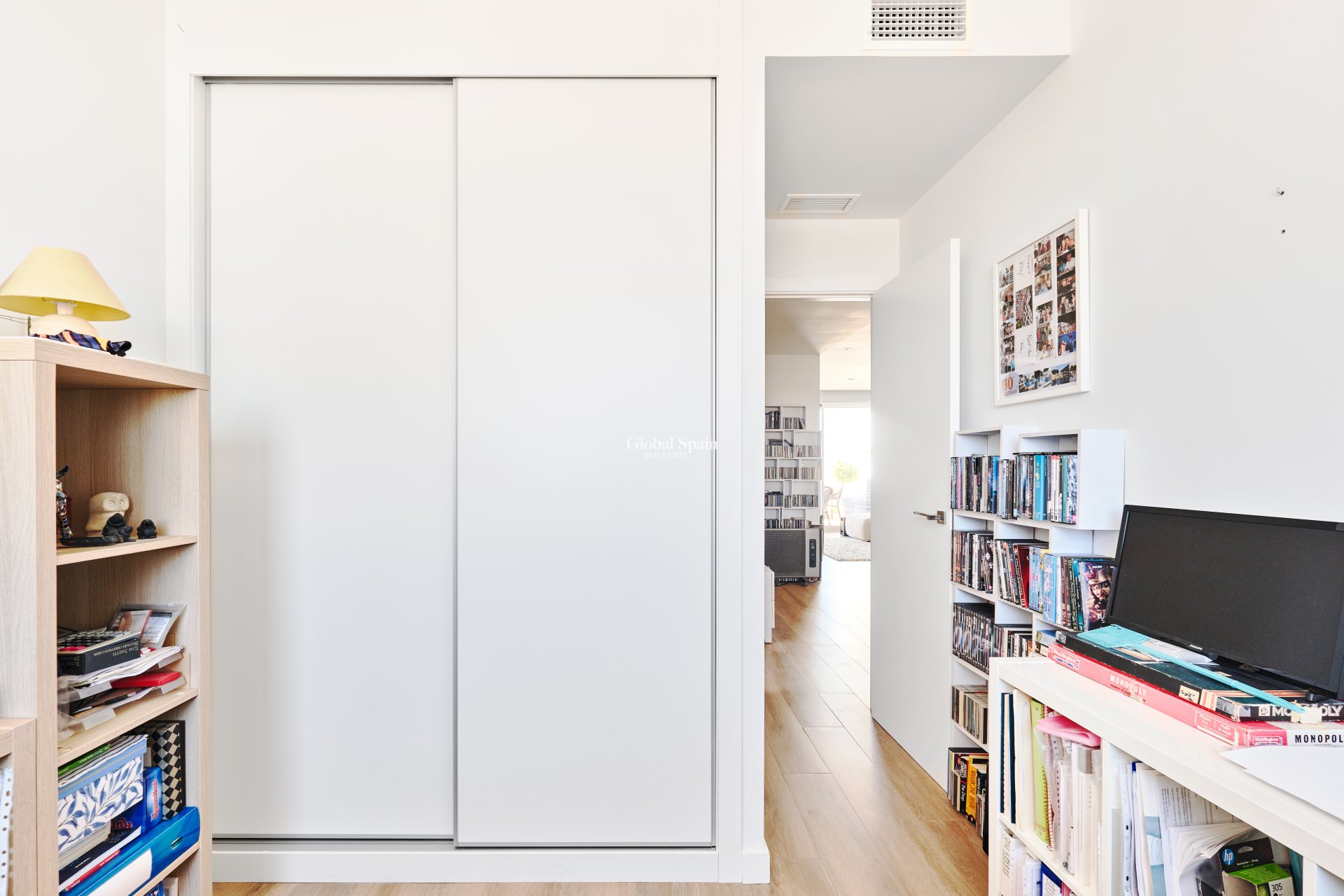 Resale - Apartment -
ORIHUELA COSTA - VILLAMARTÍN