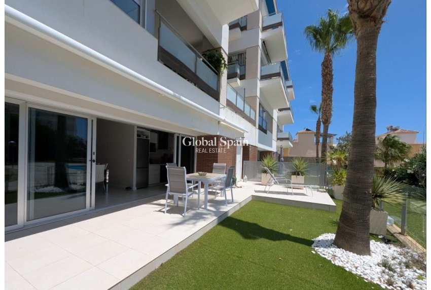 Resale - Apartment -
ORIHUELA COSTA - VILLAMARTÍN