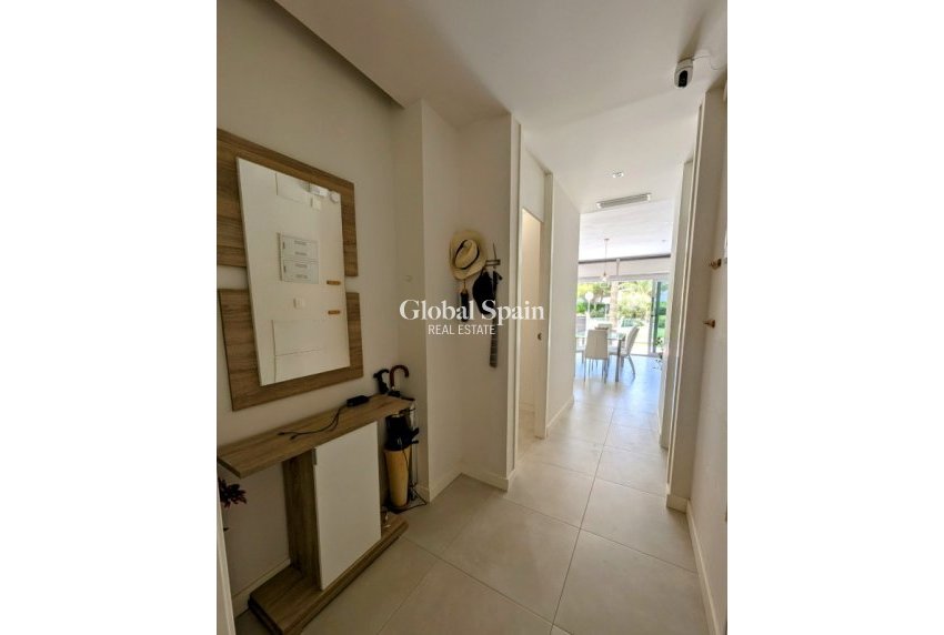 Resale - Apartment -
ORIHUELA COSTA - VILLAMARTÍN