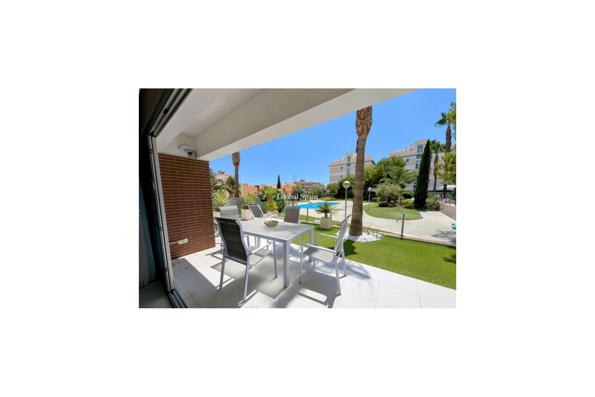 Resale - Apartment -
ORIHUELA COSTA - VILLAMARTÍN