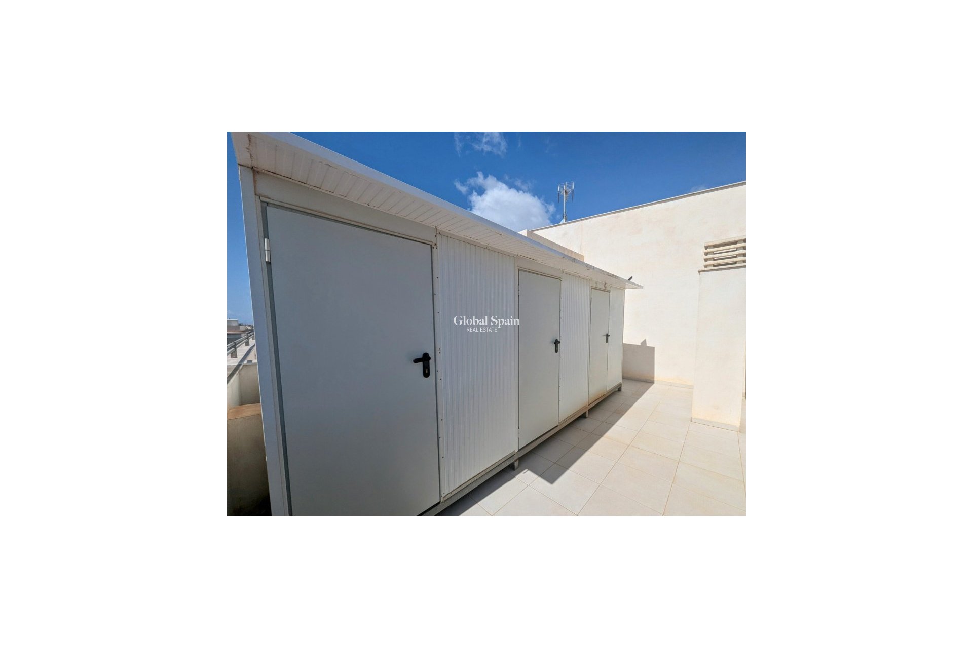 Resale - Apartment -
ORIHUELA COSTA - VILLAMARTÍN