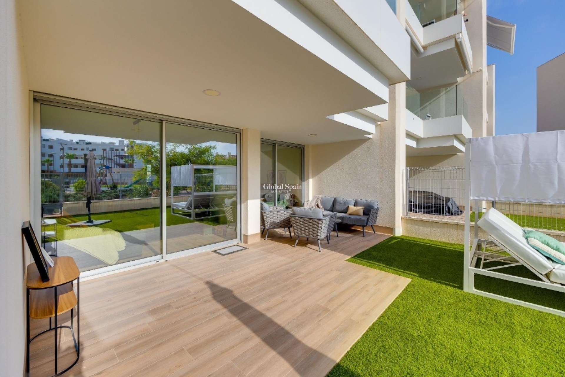 Resale - Apartment -
ORIHUELA COSTA - VILLAMARTÍN