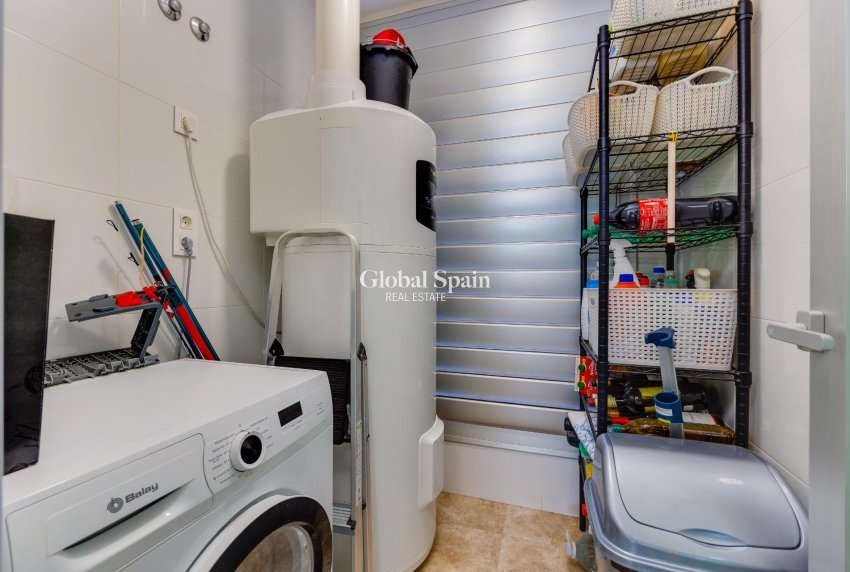 Resale - APARTMENT -
ORIHUELA COSTA - VILLAMARTÍN