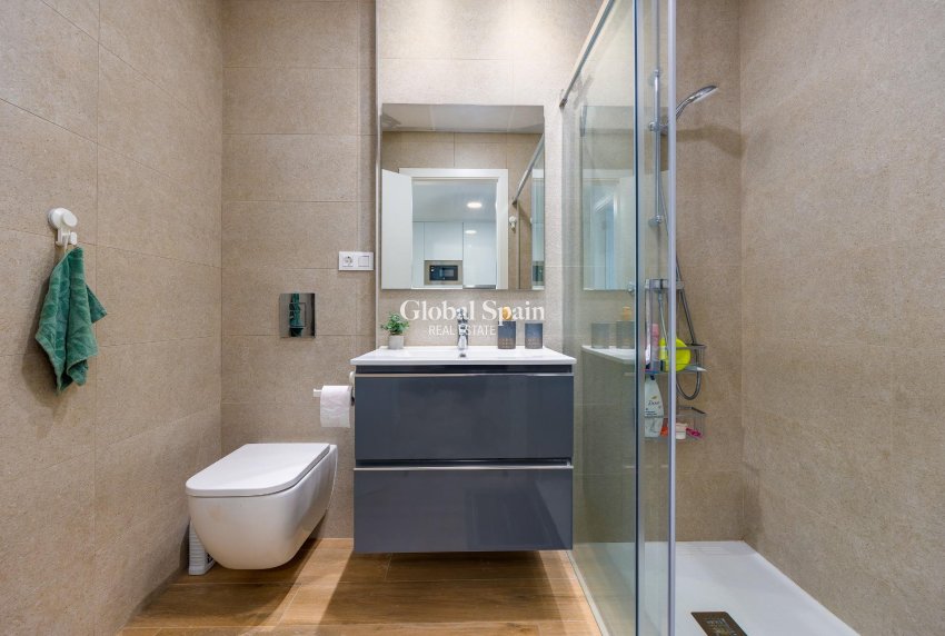 Resale - APARTMENT -
ORIHUELA COSTA - VILLAMARTÍN