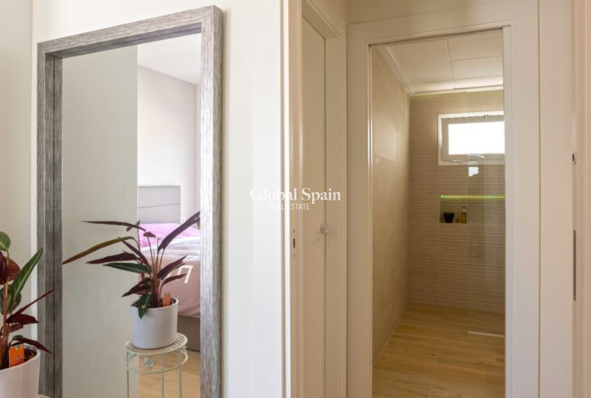 Resale - APARTMENT -
ORIHUELA COSTA - VILLAMARTÍN