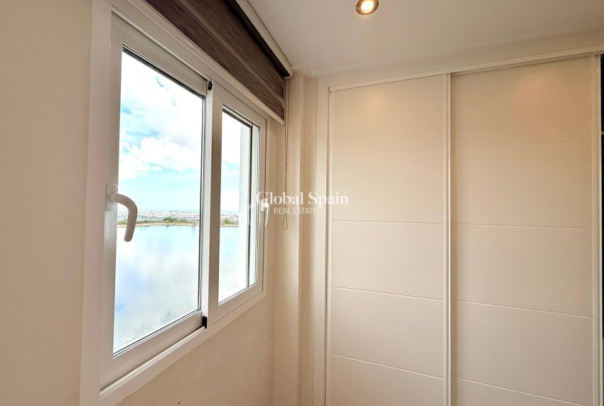 Resale - APARTMENT -
ORIHUELA COSTA - VILLAMARTÍN