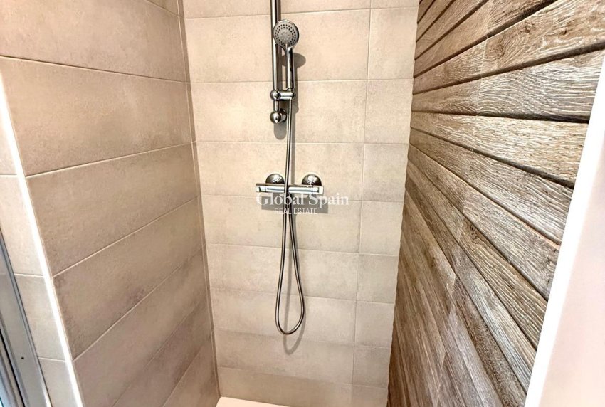 Resale - APARTMENT -
ORIHUELA COSTA - VILLAMARTÍN