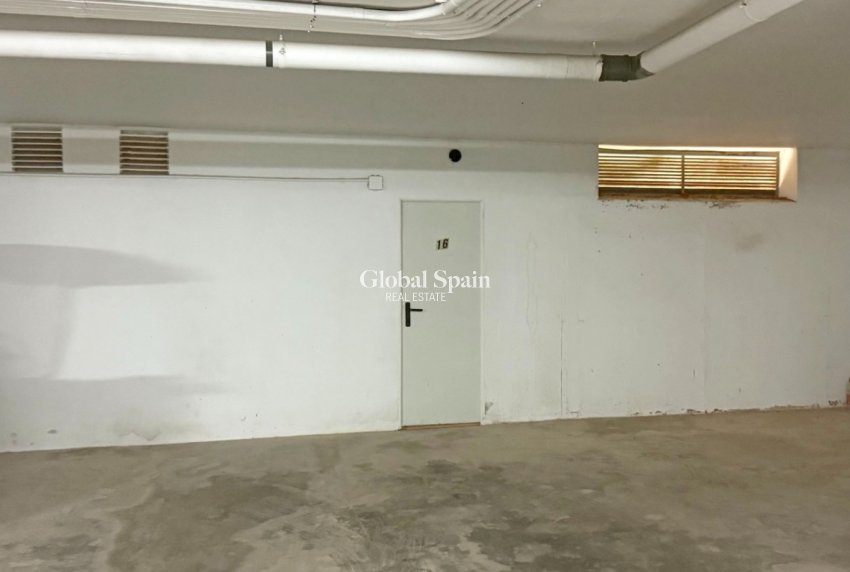 Resale - APARTMENT -
ORIHUELA COSTA - VILLAMARTÍN