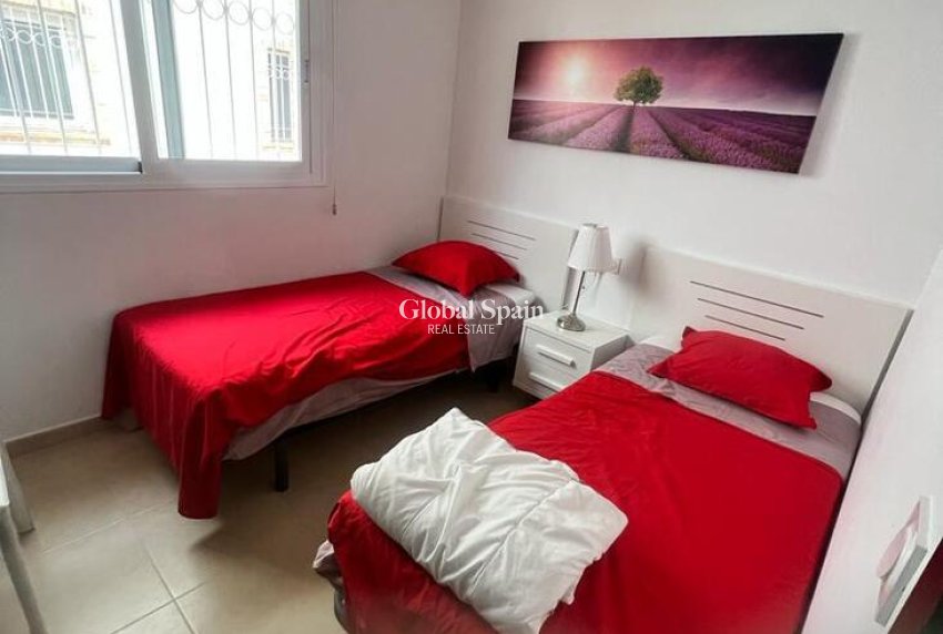 Resale - APARTMENT -
ORIHUELA COSTA - VILLAMARTÍN