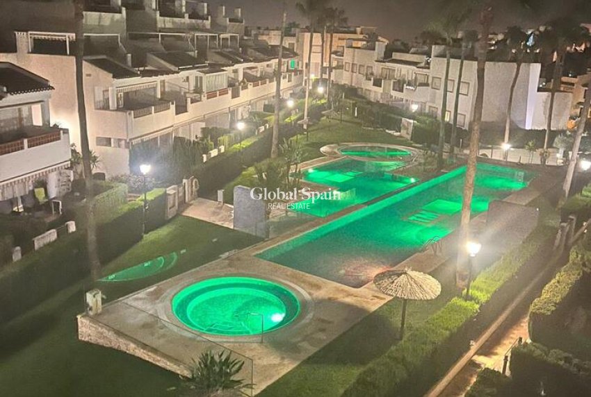 Resale - APARTMENT -
ORIHUELA COSTA - VILLAMARTÍN