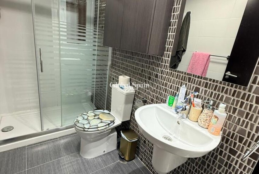 Resale - APARTMENT -
ORIHUELA COSTA - VILLAMARTÍN