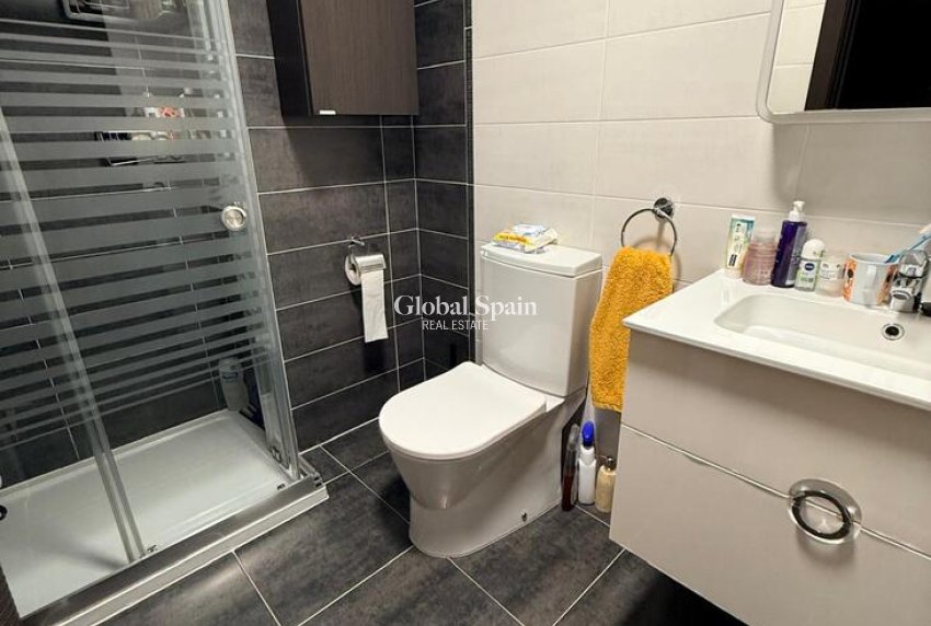 Resale - APARTMENT -
ORIHUELA COSTA - VILLAMARTÍN