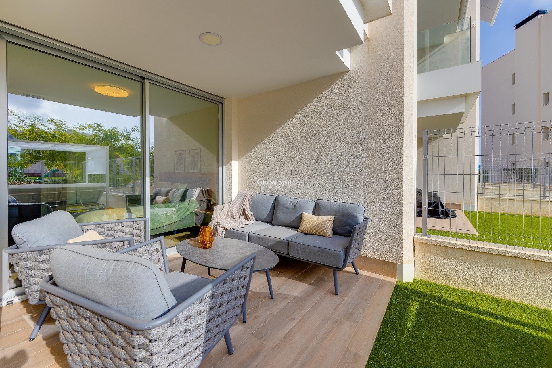 Resale - APARTMENT -
ORIHUELA COSTA - VILLAMARTÍN