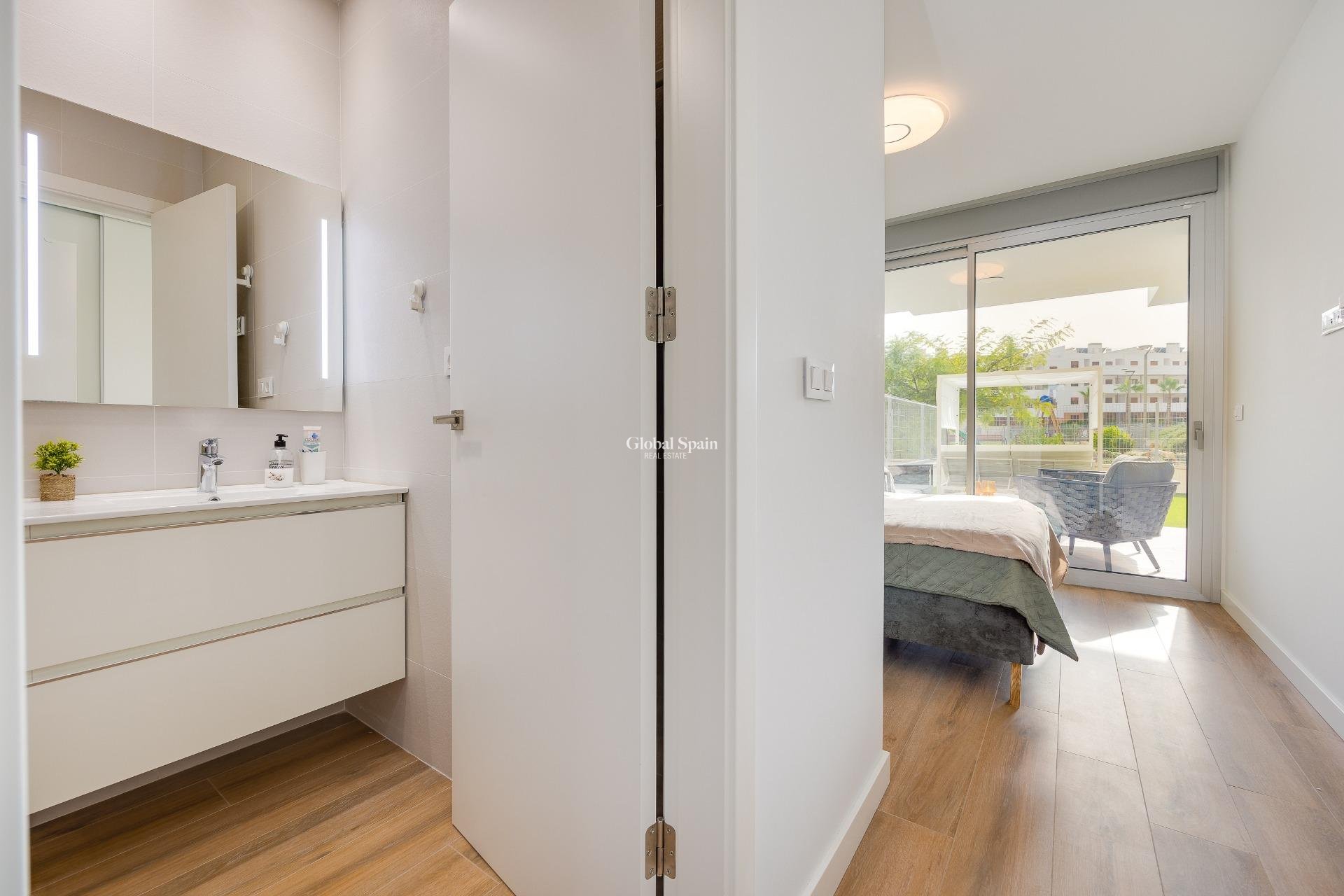 Resale - APARTMENT -
ORIHUELA COSTA - VILLAMARTÍN