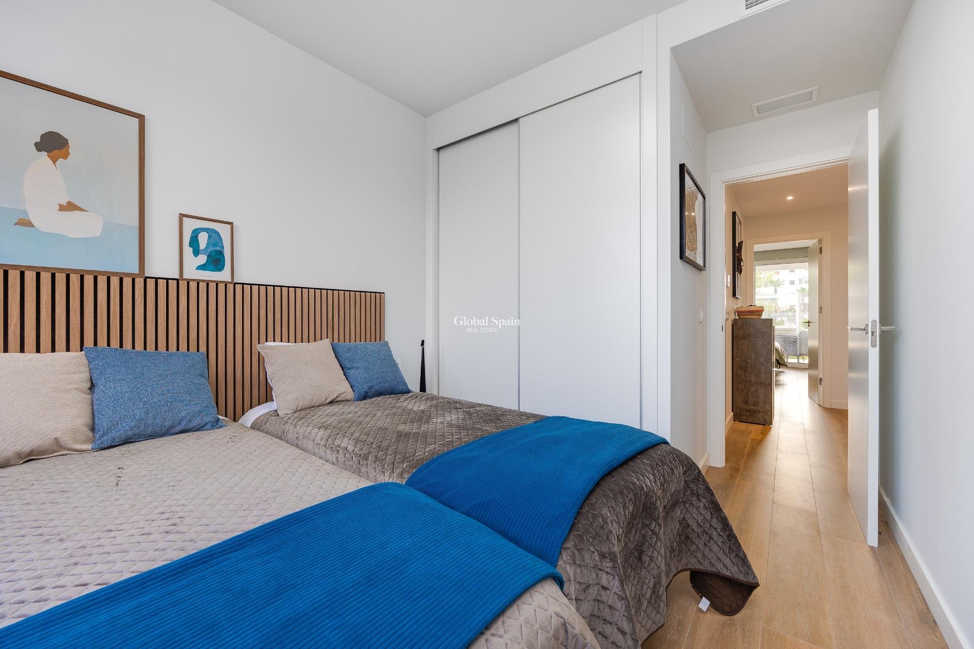 Resale - APARTMENT -
ORIHUELA COSTA - VILLAMARTÍN