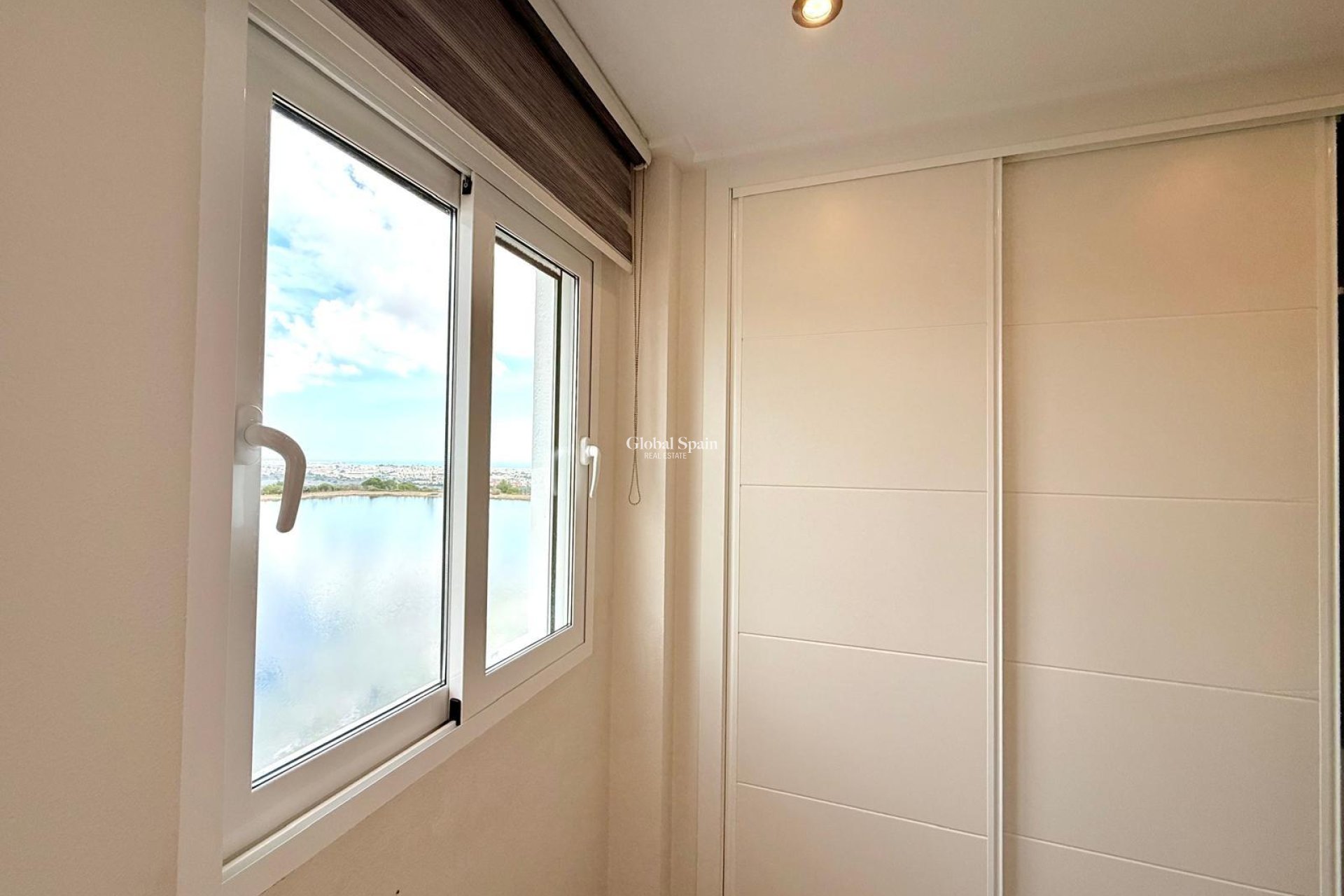 Resale - APARTMENT -
ORIHUELA COSTA - VILLAMARTÍN