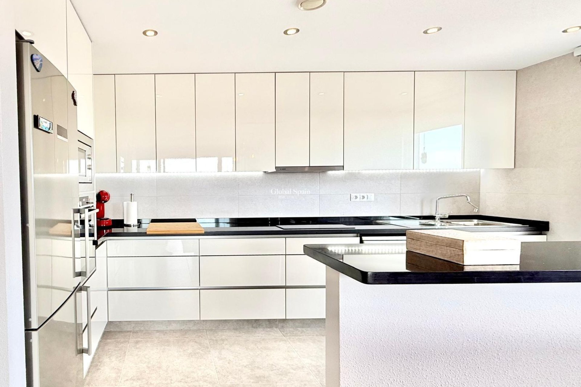 Resale - APARTMENT -
ORIHUELA COSTA - VILLAMARTÍN