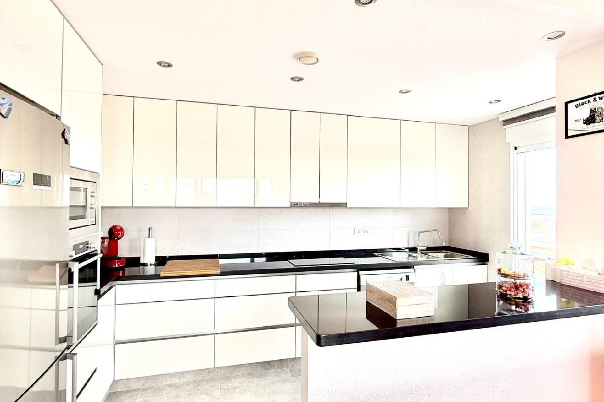 Resale - APARTMENT -
ORIHUELA COSTA - VILLAMARTÍN