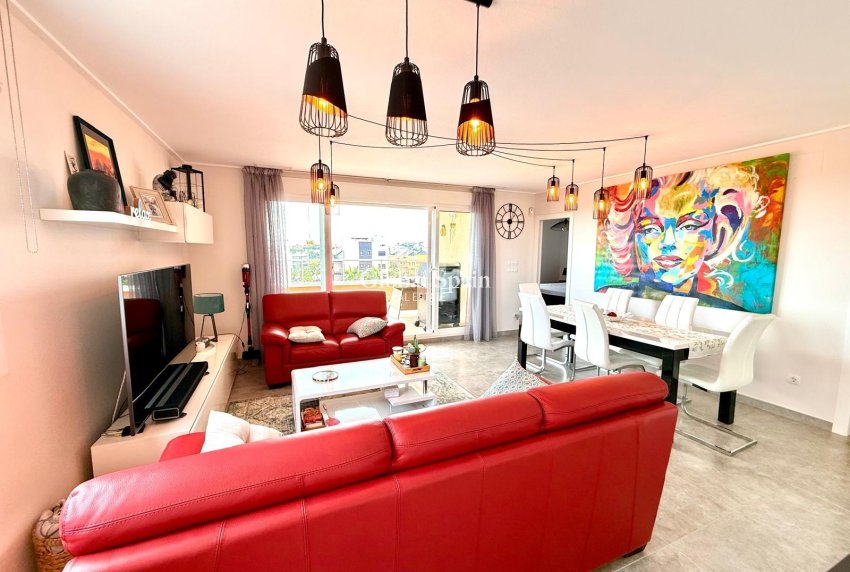 Resale - APARTMENT -
ORIHUELA COSTA - VILLAMARTÍN