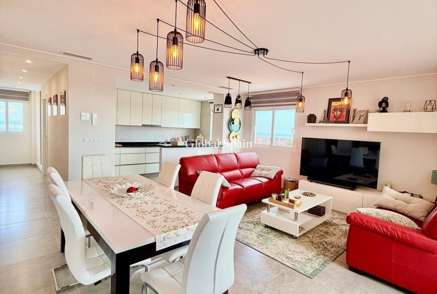 Resale - APARTMENT -
ORIHUELA COSTA - VILLAMARTÍN