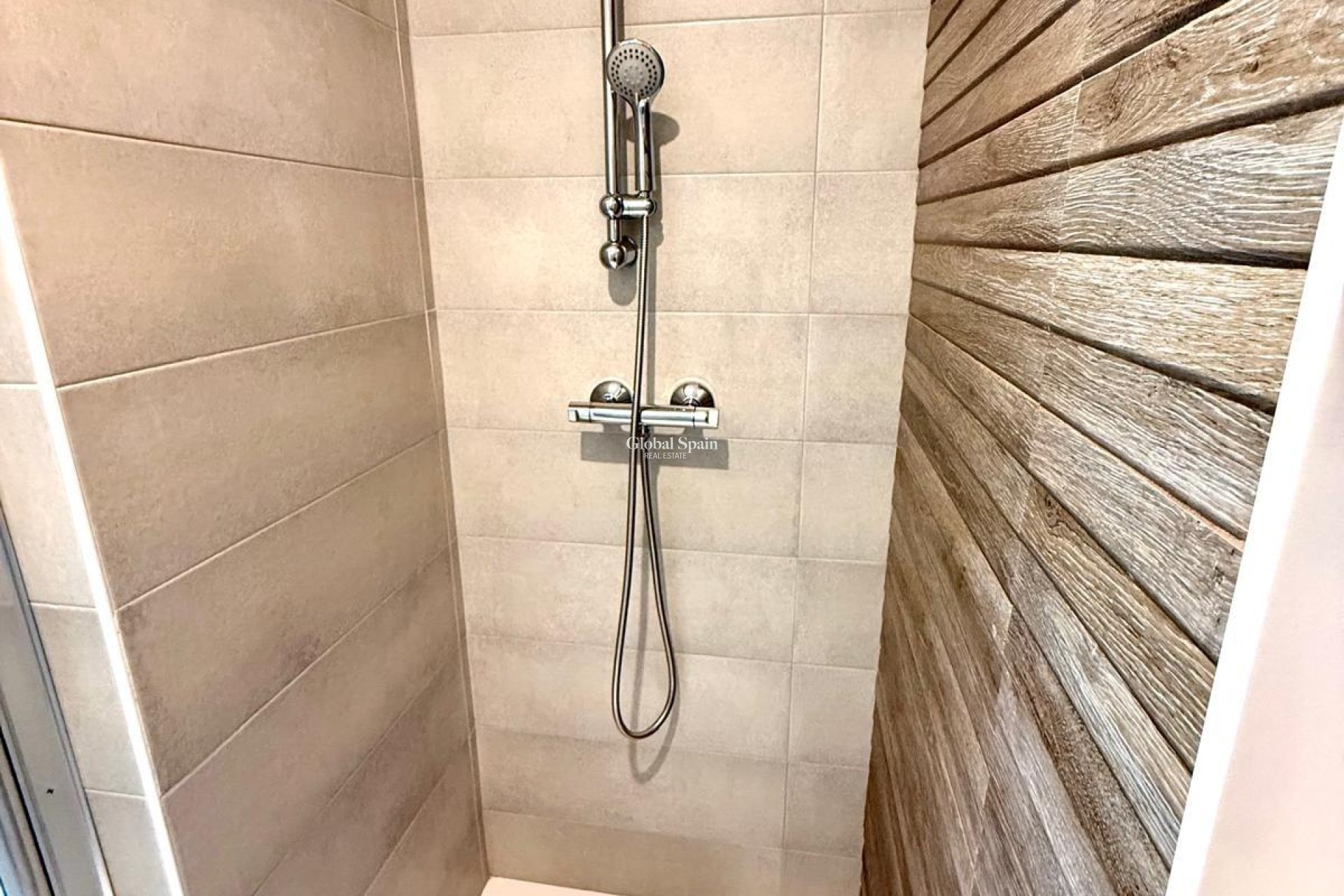 Resale - APARTMENT -
ORIHUELA COSTA - VILLAMARTÍN