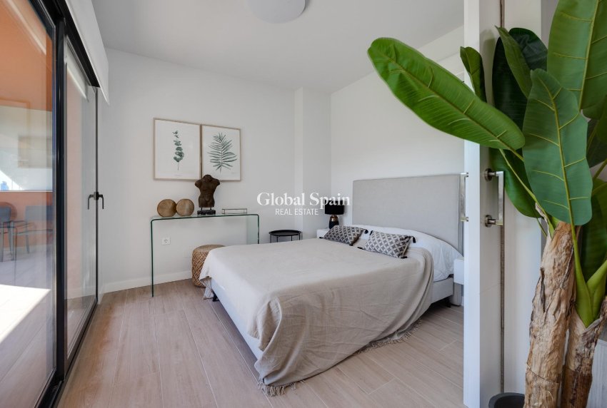 Resale - APARTMENT -
ORIHUELA COSTA - VILLAMARTÍN