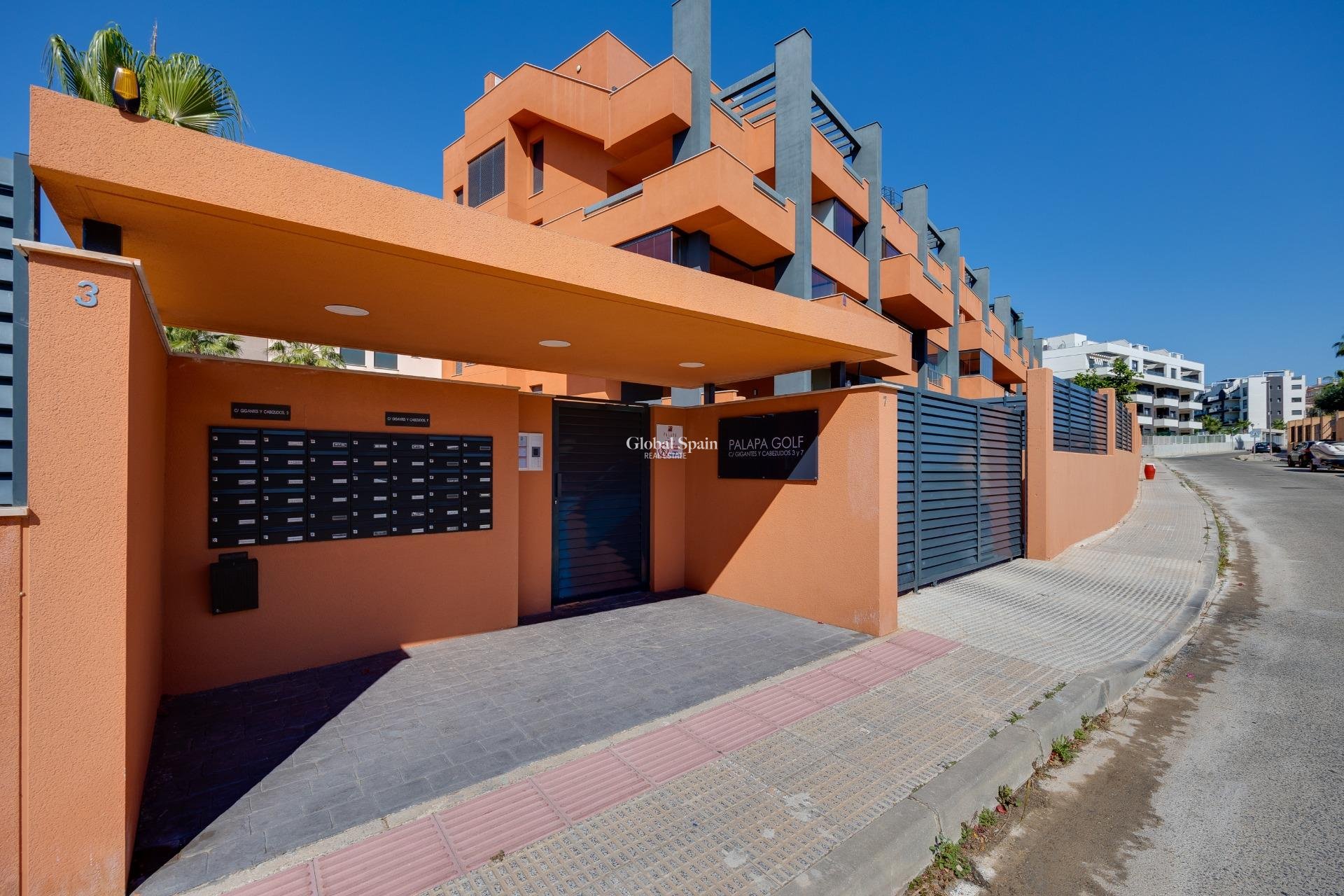 Resale - APARTMENT -
ORIHUELA COSTA - VILLAMARTÍN