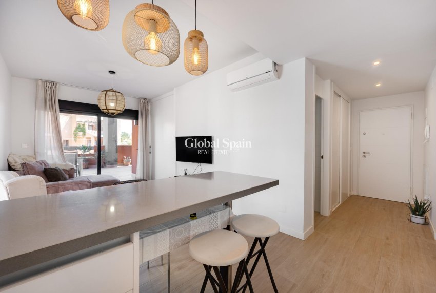 Resale - APARTMENT -
ORIHUELA COSTA - VILLAMARTÍN