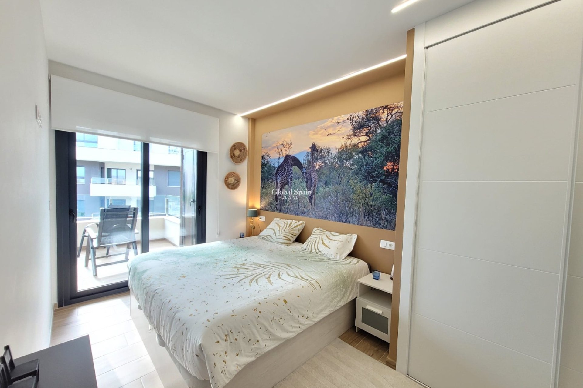 Resale - APARTMENT -
ORIHUELA COSTA - VILLAMARTÍN