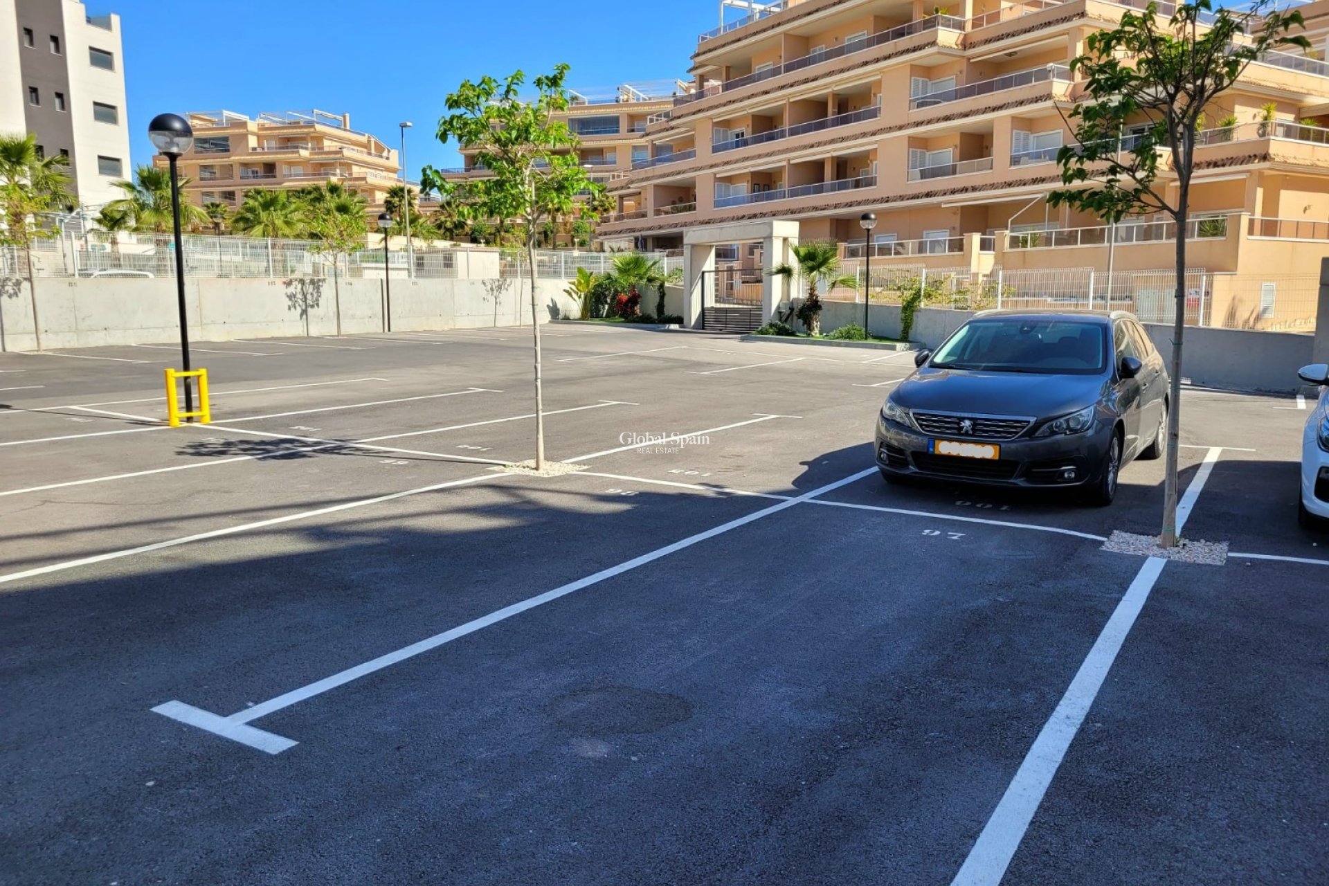 Resale - APARTMENT -
ORIHUELA COSTA - VILLAMARTÍN