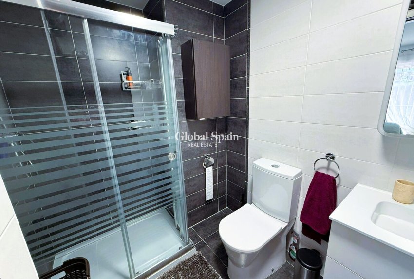 Resale - APARTMENT -
ORIHUELA COSTA - VILLAMARTÍN