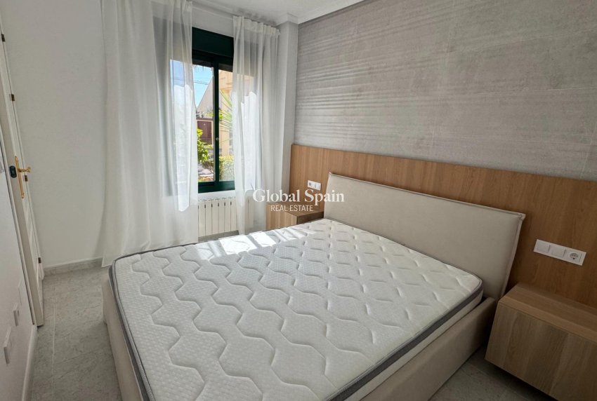Resale - APARTMENT -
ORIHUELA COSTA - VILLAMARTÍN