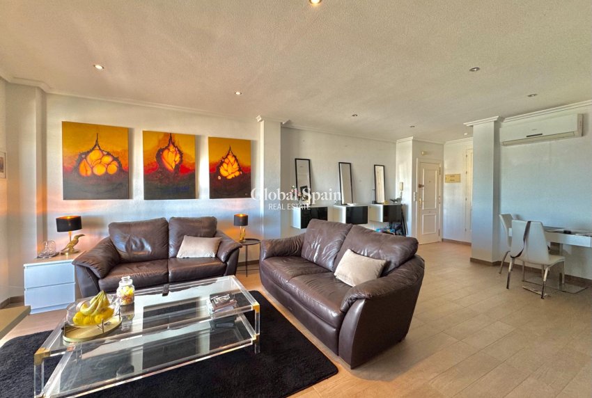 Resale - APARTMENT -
ORIHUELA COSTA - VILLAMARTÍN